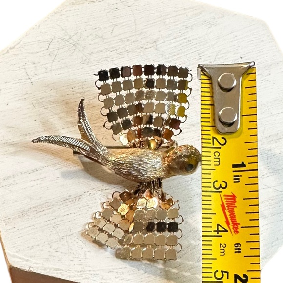 Vintage Metal Mesh Wing Gold Tone Bird Intricate Brooch - Picture 4 of 5